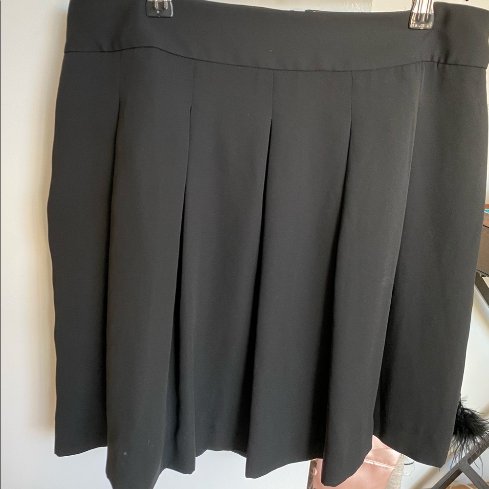 Banana Republic Black Skirt • Size 8